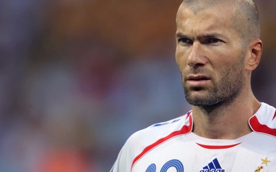 101博体育热评-凯恩头球攻门被门将神勇扑出